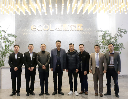  萬華生態板業股份有限公司總經理、萬華禾香板業有限責任公司董事長于文杰一行蒞臨易高家居